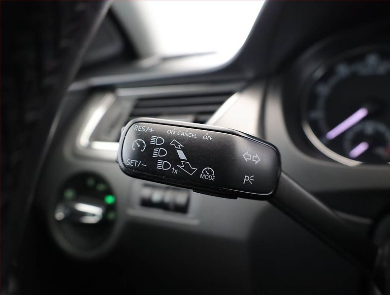 Škoda Rapid (2018) Style 1.0 TSI, Xenony - fotka 16 z 18