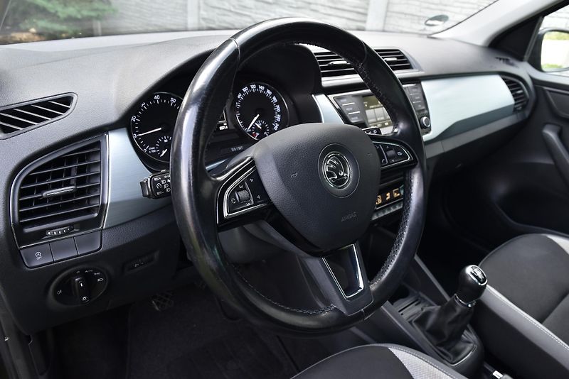 Škoda Fabia 1.2 TSi STYLE,KLIMA,VÝHŘEV,PDC - fotka 9 z 46