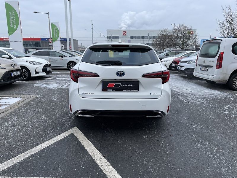 Toyota Corolla 1.8HEV ComfortTech odběr ihned - fotka 4 z 30
