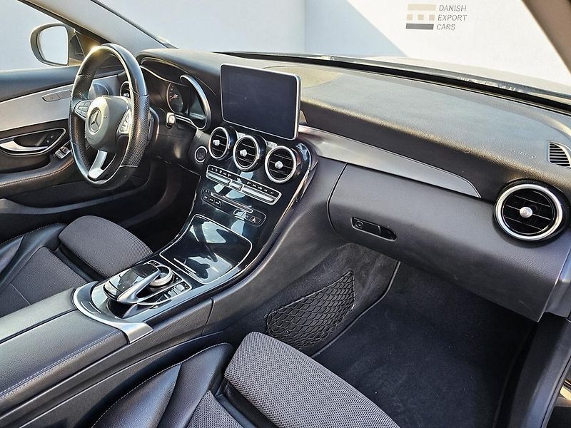 Mercedes-Benz Třídy C (2016) C220D 125kW 4MATIC 7G AIRMATIC - fotka 42 z 50