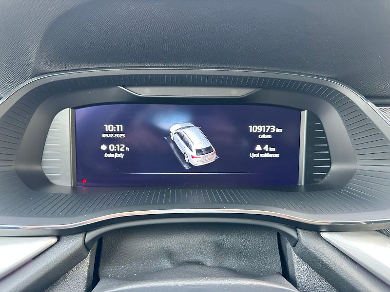 Škoda Octavia (2022) Combi iV 1.5 Tsi DSG Style - fotka 13 z 25
