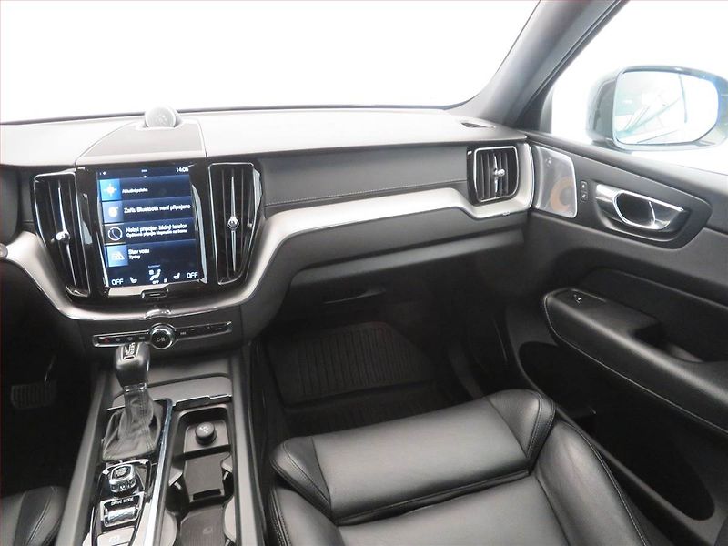 Volvo XC60 (2017) Inscription D4 - fotka 8 z 18