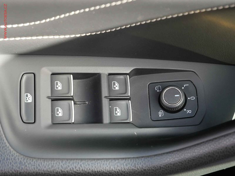 Volkswagen Passat (2021) 2.0 TDi, R-Line, DSG, TZ, - fotka 11 z 27