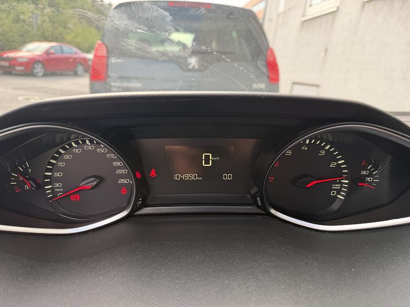 Peugeot 308 (2019) SW ACTIVE PureTech 110k MAN6 - fotka 5 z 7