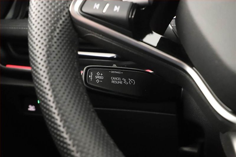 Škoda Superb (2025) 2.0 TDI, Sportline, Navigace - fotka 19 z 20