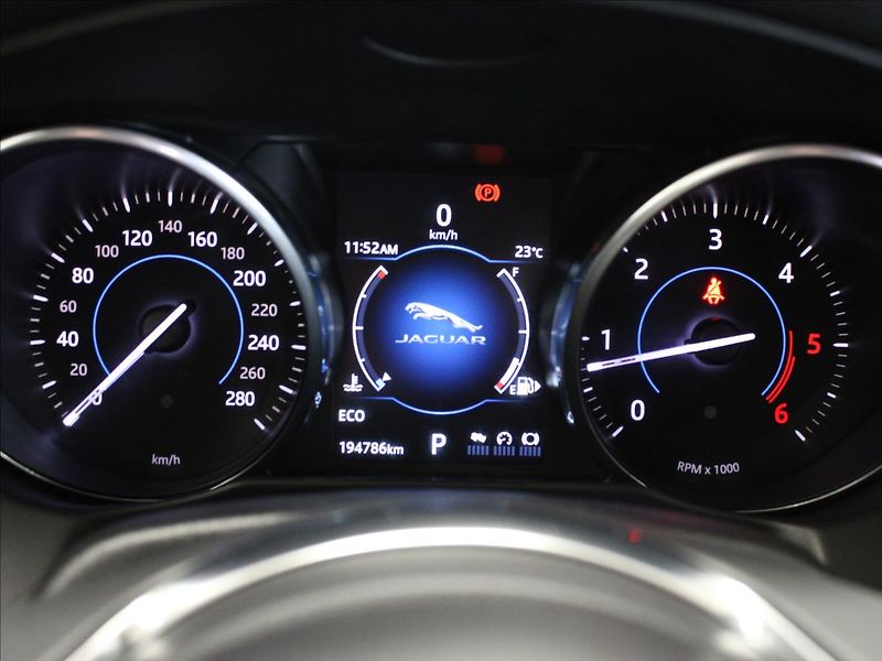 Jaguar XF 2,0 d 132KW Navi, Kůže, Aut, - fotka 22 z 34