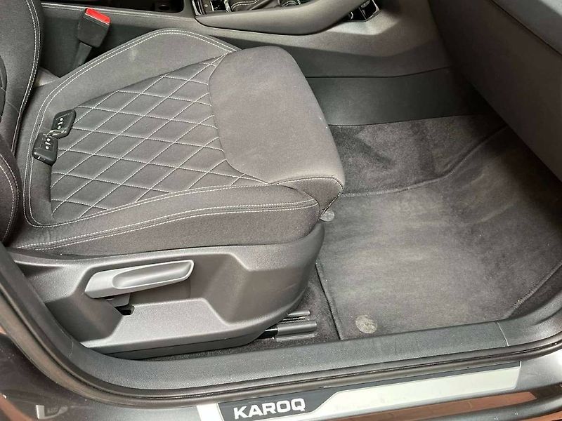 Škoda Karoq (2023) 1.5 TSI Sportline - fotka 15 z 20