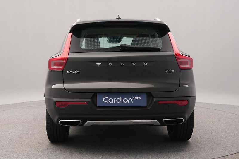 Volvo XC40 T5 AWD INSCRTIPTION REZERVACE - fotka 9 z 42