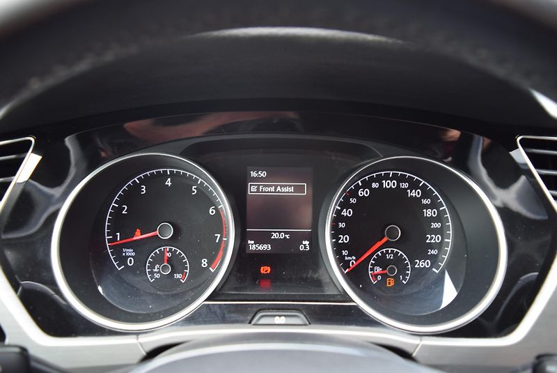Volkswagen Touran (2017) 1.4TSI 110kw CLBMT 7MÍST TAŽNÉ - fotka 30 z 50