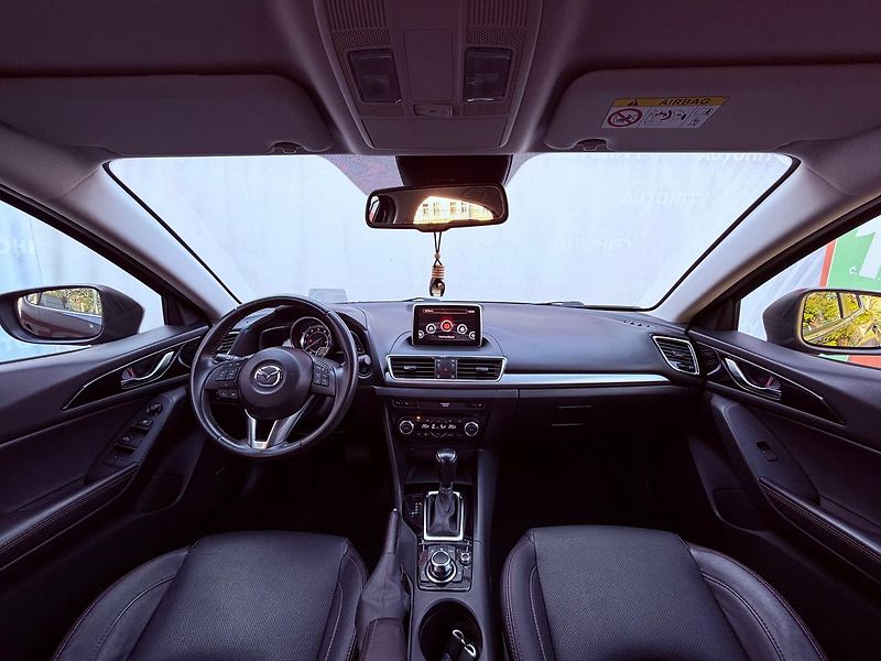 Mazda 3 2.0 Skyactiv Sports-Line Aut. - fotka 17 z 28