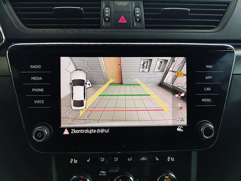 Škoda Superb (2023) 2.0TDi 110kW Sportline DSG - fotka 16 z 25