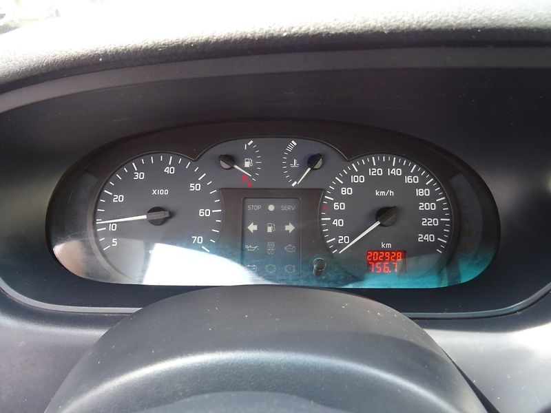 Renault Mégane (2002) 1.6i 16V,79kW,el.okna - fotka 9 z 18