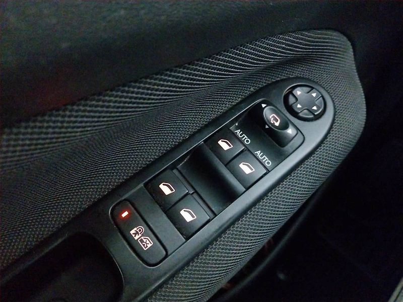 Citroën C3 Picasso (2015) 1.2 PureTech, Tempomat - fotka 16 z 16