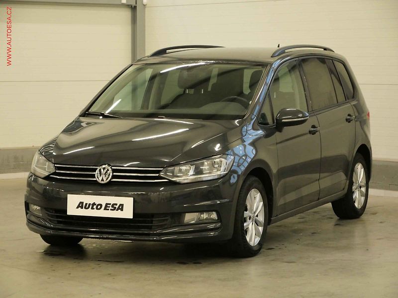 Volkswagen Touran (2017) 1.6TDi, 2.maj, Aut.klima - fotka 3 z 23