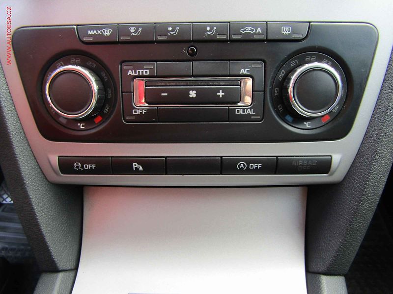 Škoda Octavia (2012) 1.4 TSi, ČR, AC, temp - fotka 13 z 16