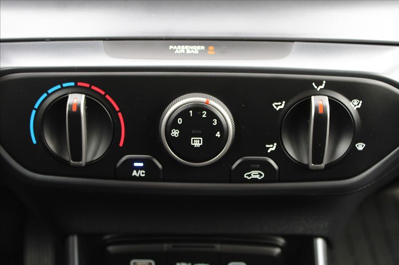 Hyundai i20 1,2 i  NOVÉ V ČR,SMART - fotka 15 z 30