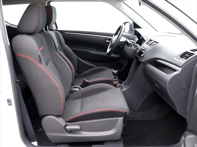 Suzuki Swift 1,6 VVT 100kW Sport Aut.klima - fotka 11 z 35