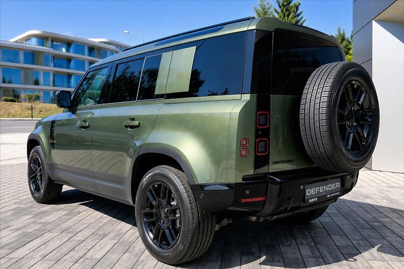 Land Rover Defender (2026) 110 D250 S - fotka 3 z 27
