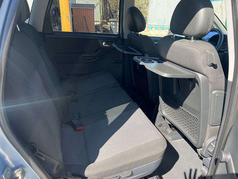 Opel Meriva 1.6 16V - fotka 12 z 15
