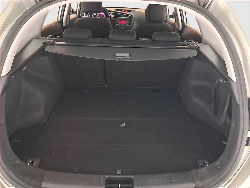 Kia Ceed (2017) 1.4 CRDi, Serv.kniha, Tempomat - fotka 14 z 16