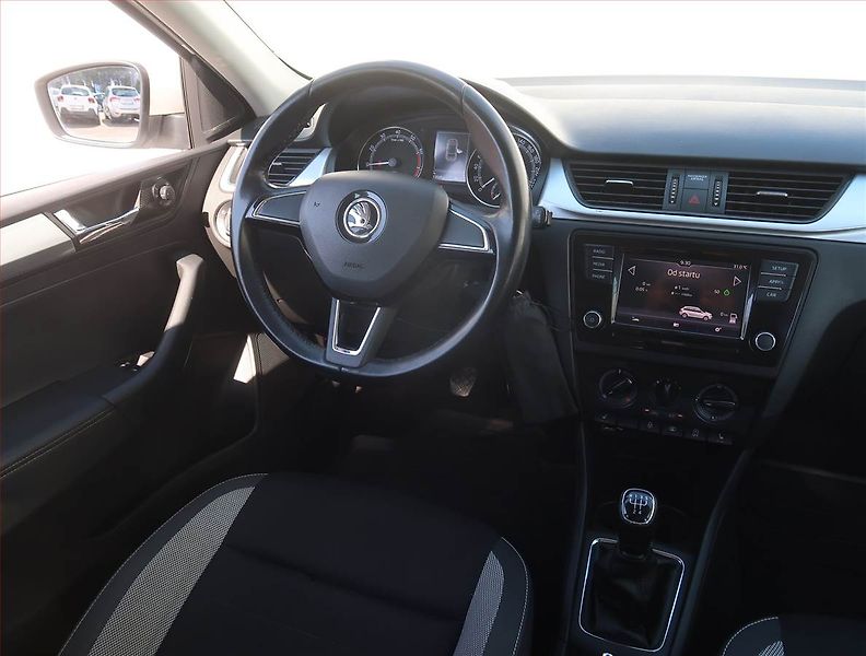 Škoda Rapid (2019) Spaceback 1.0 TSI, ČR,1.maj - fotka 7 z 17