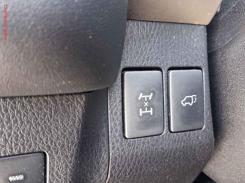Toyota RAV4 (2014) 2.0 D-4D 4x4, AC, kůže - fotka 14 z 25