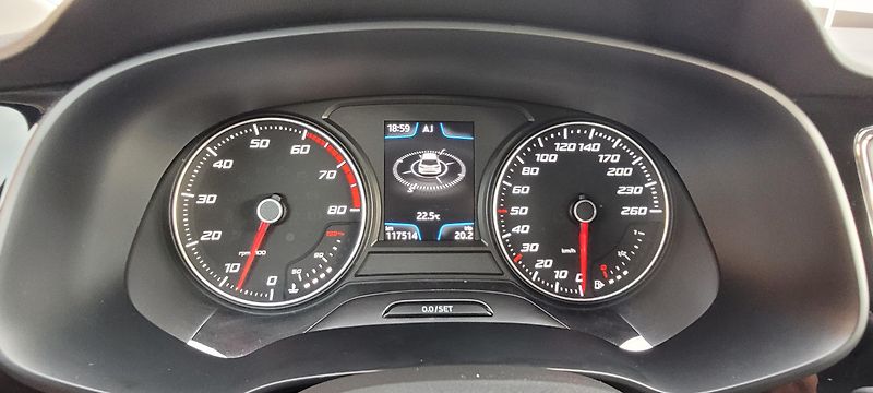 Seat Leon (2014) 1,2TSi 81kWbenzín FuLLeD Style - fotka 21 z 38