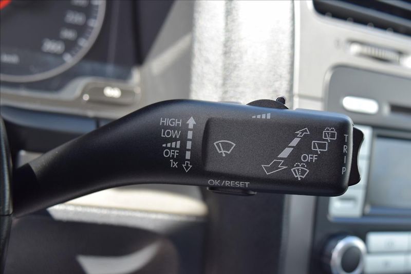 Volkswagen Golf 1,9 TDI 77KW 4X4 PO ROZVODECH - fotka 36 z 46