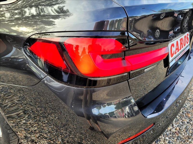 BMW Řada 5 2,0 HEV,LED,Navi,kůže,výhřev - fotka 44 z 49