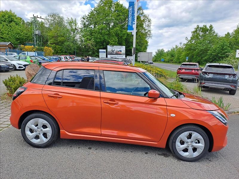 Suzuki Swift (2026) 1,2 PREMIUM HYBRID - fotka 4 z 18