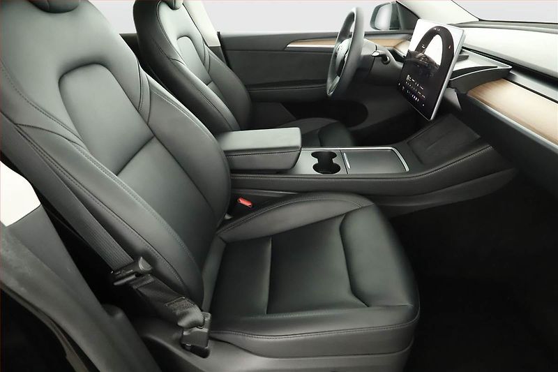 Tesla Model Y (2023) Long Range AWD 79kWh, SoH 91% - fotka 7 z 27