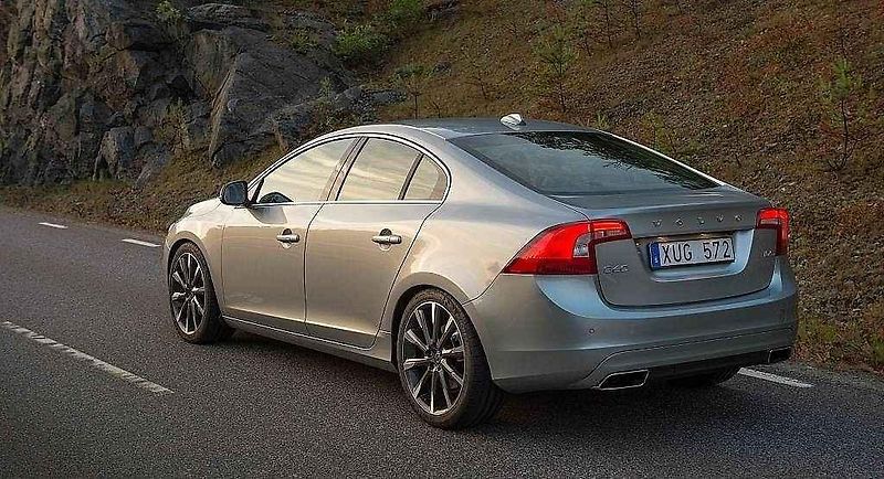 Volvo S60.