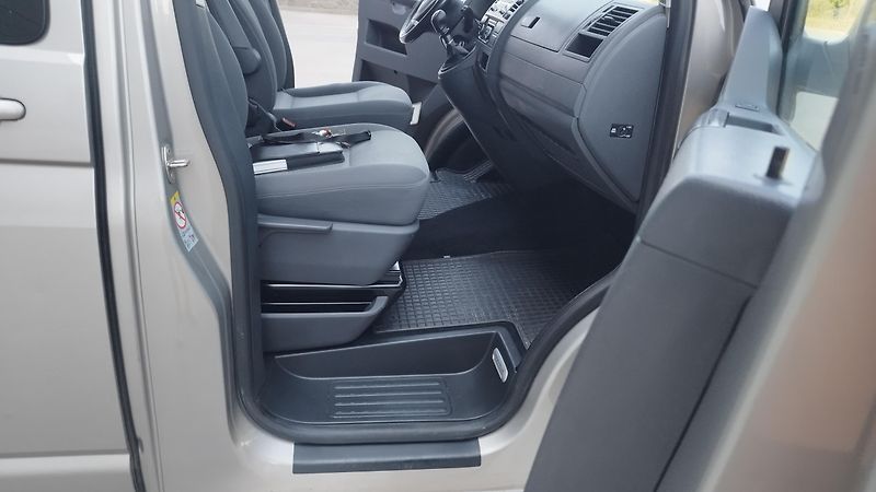Volkswagen Caravelle (2011) 2.0TDI, volat-608 081 843 - fotka 10 z 15
