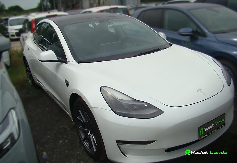 Tesla Model 3 (2022) Long Range AWD | AMD Ryzen - fotka 3 z 9