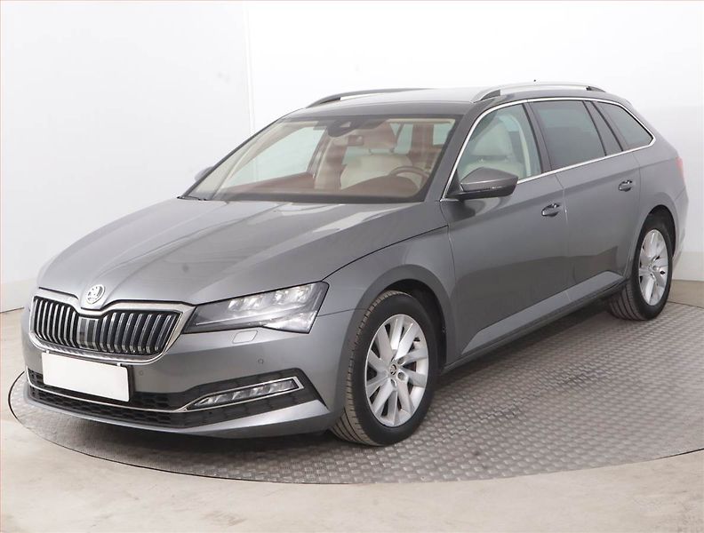 Škoda Superb (2022) Style 2.0 TDI, Automat - fotka 2 z 17