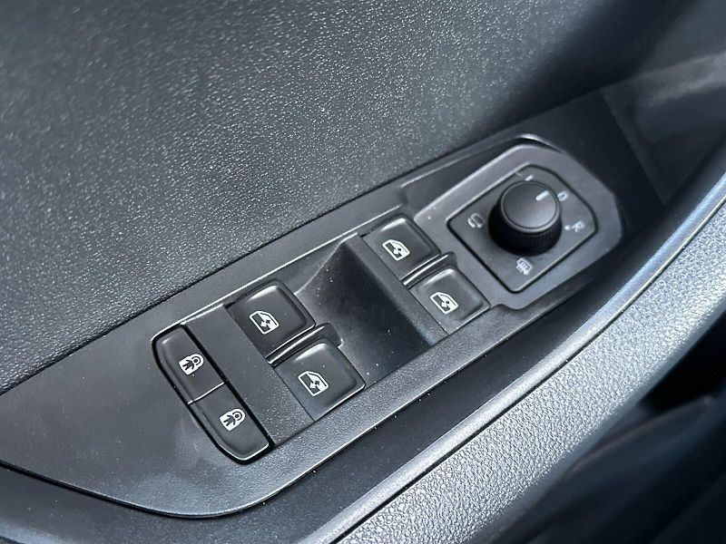 Škoda Karoq (2026) 1.5 TSI DSG Sportline - fotka 18 z 37