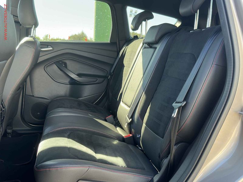 Ford Kuga (2019) 1.5EB, AC, park.čidla - fotka 10 z 22