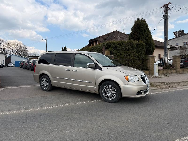 Chrysler Town & Country (2013) 3,6 Penta 2x DVD Limited 2013 - fotografie inzerátu
