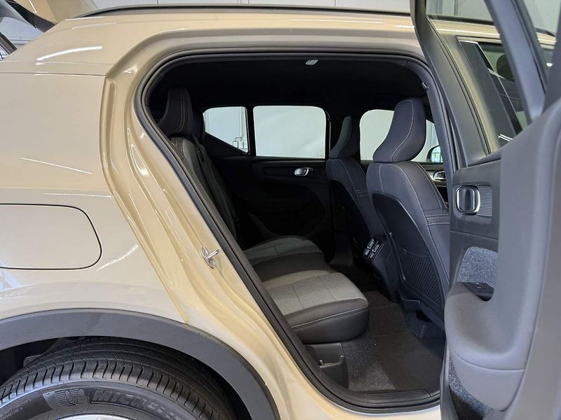 Volvo XC40 (2026) B3 2.0L 163 HP AT7 FWD CORE - fotka 16 z 21