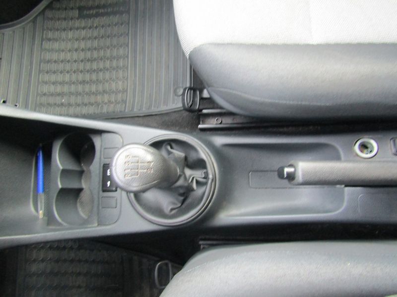 Škoda Roomster (2011) 1.6 TDI 66kW  BEZ KOROZE - fotka 32 z 34