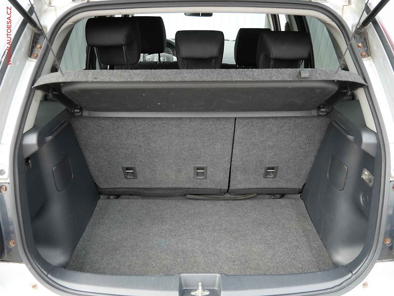 Suzuki SX4 (2008) 1.6i, ČR, AC, výhřev sed - fotka 7 z 16