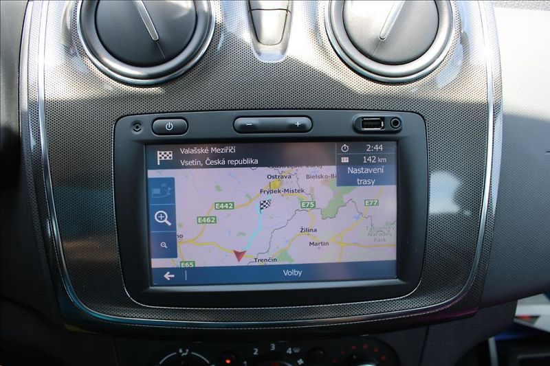 Dacia Sandero 0,9 TCe  STEPWAY, TOP, ČR - fotka 21 z 31