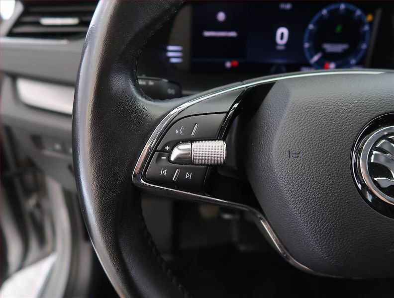 Škoda Octavia (2023) Ambition 2.0 TDI, ČR,1.maj - fotka 19 z 24