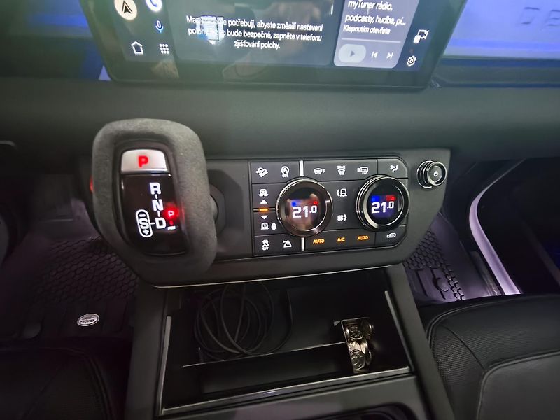 Land Rover Defender (2023) 110 X Dynamic - fotka 10 z 12