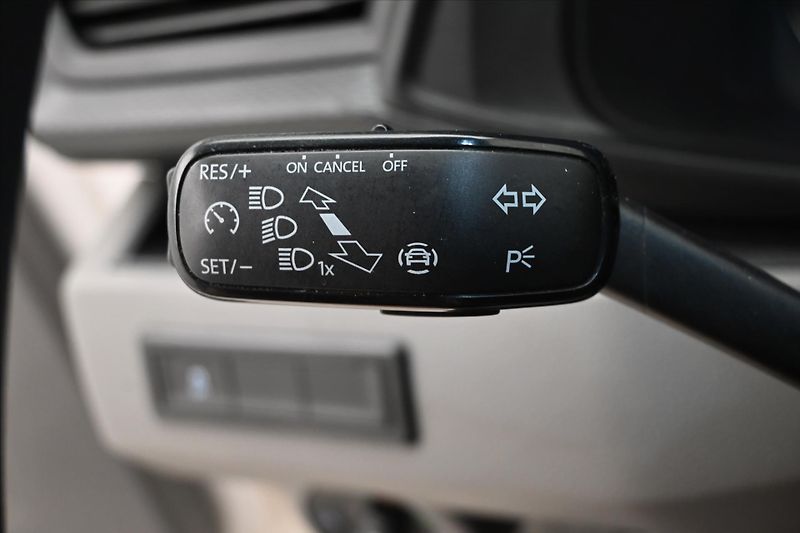 Volkswagen Transporter 2,0 TDI 81kW KLIMATempomat Zár - fotka 22 z 28
