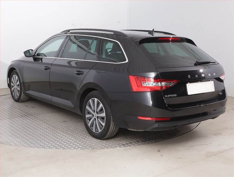 Škoda Superb (2022) Ambition 2.0 TSI - fotka 4 z 17
