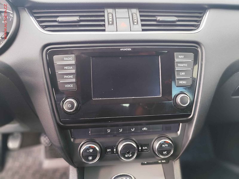 Škoda Octavia (2013) 1.6 TDi, Ambition, TZ - fotka 11 z 24