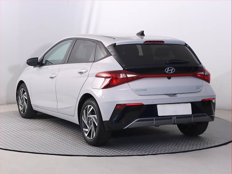 Hyundai i20 (2023) Family 1.0 T-GDI, Automat - fotka 4 z 20