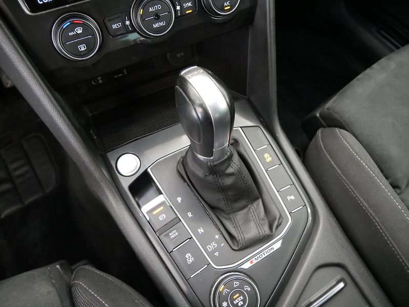 Volkswagen Tiguan - fotka 21 z 25