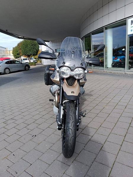 Moto Guzzi V 85 TT (2024) Travel Bronzo Deserto E5+ (sle - fotka 2 z 14